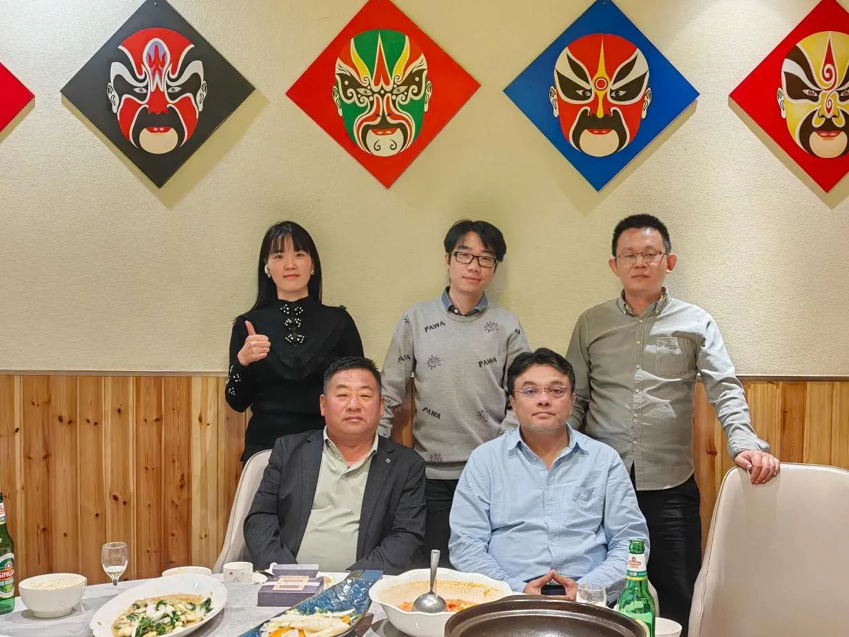 Plazer handia izan zen gure indiar bazkideei harrera egitea fabrikara